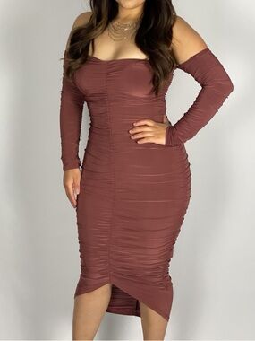 Off-Shoulder Ruched Midi Dress in Mauve